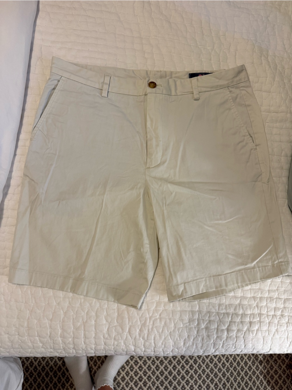Vineyard Vines Cream khaki shorts